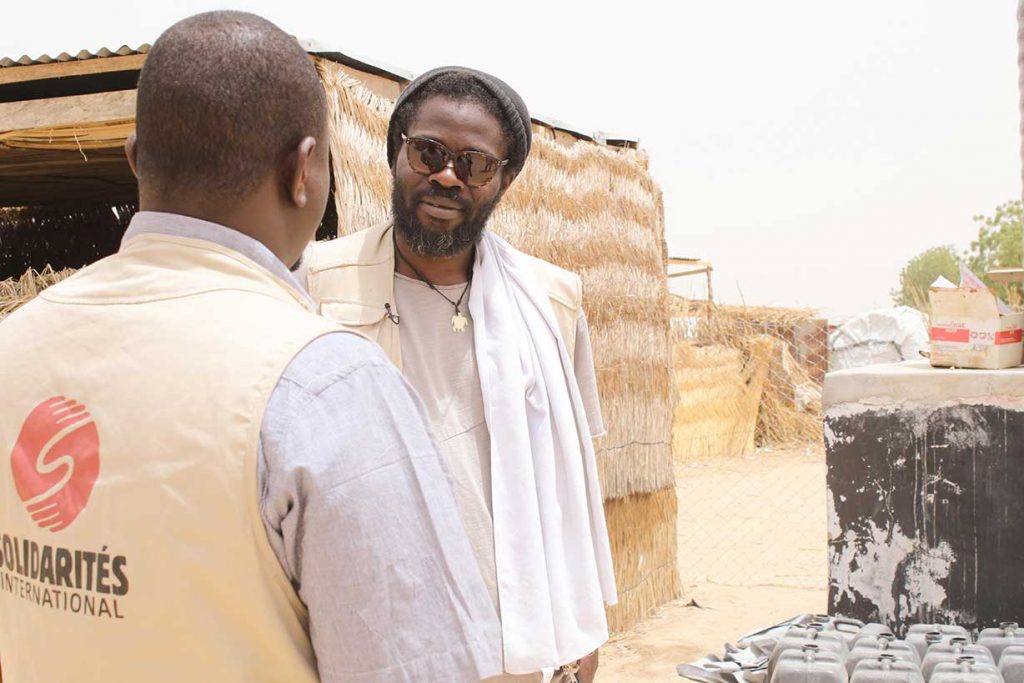 Féfé et Aminu parlent des installations d'eau potable